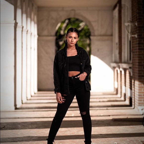 Meet Your Posher! - Picture 2 of 8